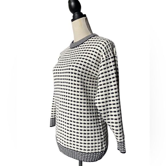 Stewart’s Vintage White & Blue Pullover Crewneck Knit Sweater (Size: Small) - Picture 2 of 12